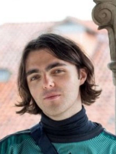 Plik:Angus Russell.jpg
